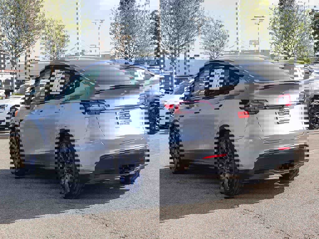 Used 2024 Tesla Model Y Performance image 6