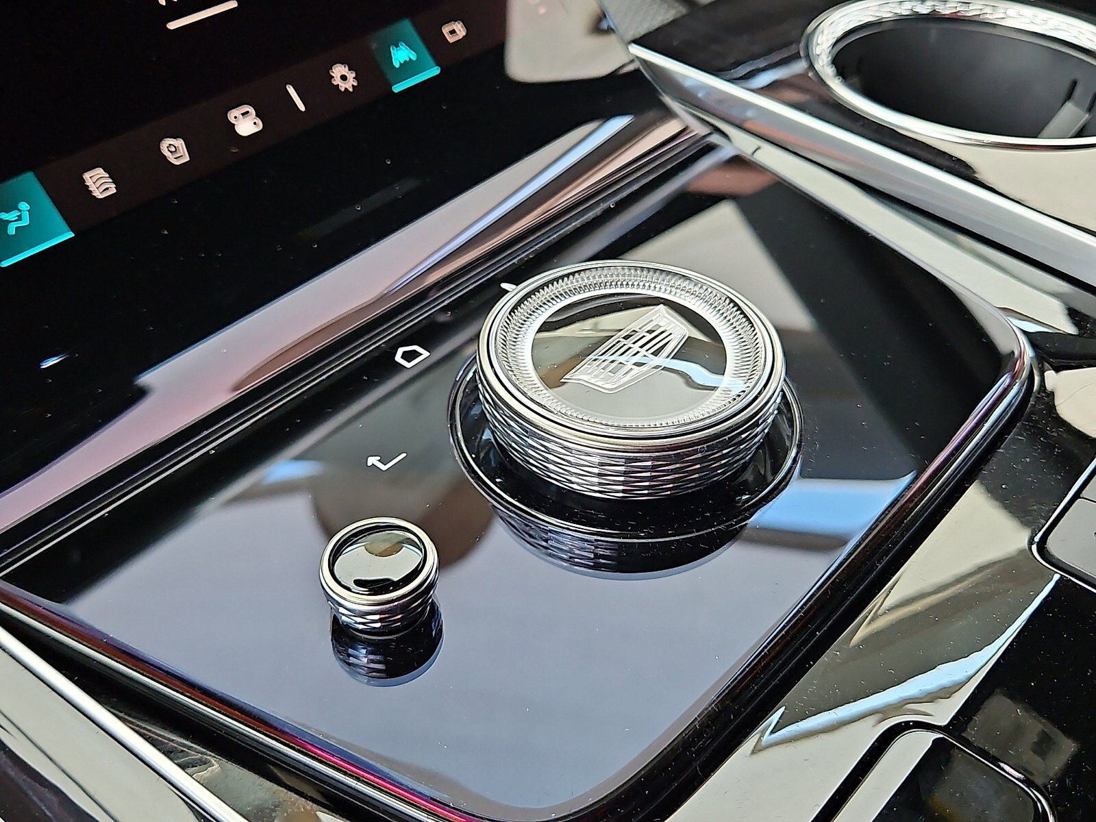 New 2026 Cadillac Escalade ESV Sport AWD/4WD image 17