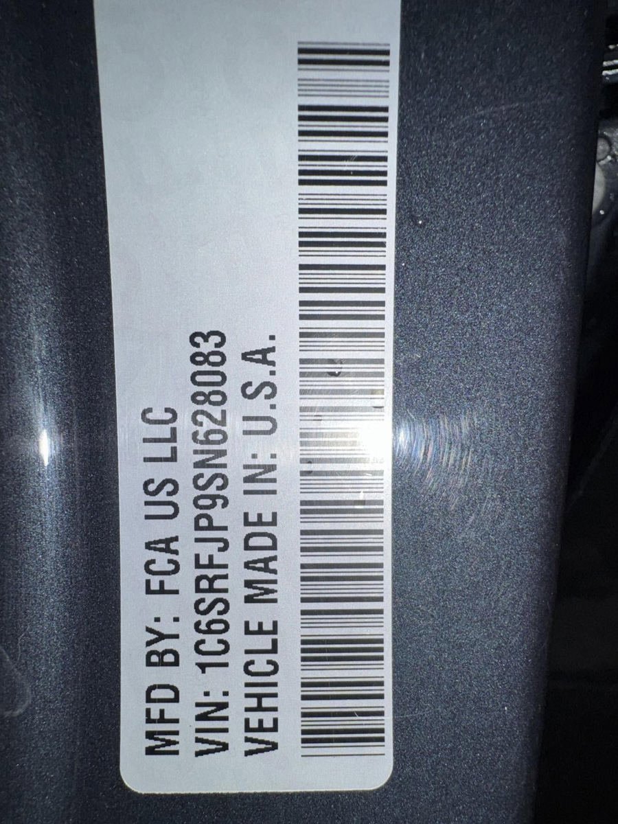 Used 2025 RAM 1500 Laramie AWD/4WD image 33