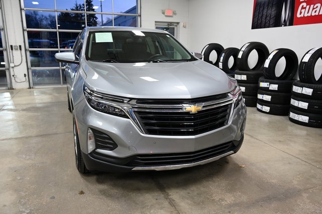 Used 2024 Chevrolet Equinox LT image 3
