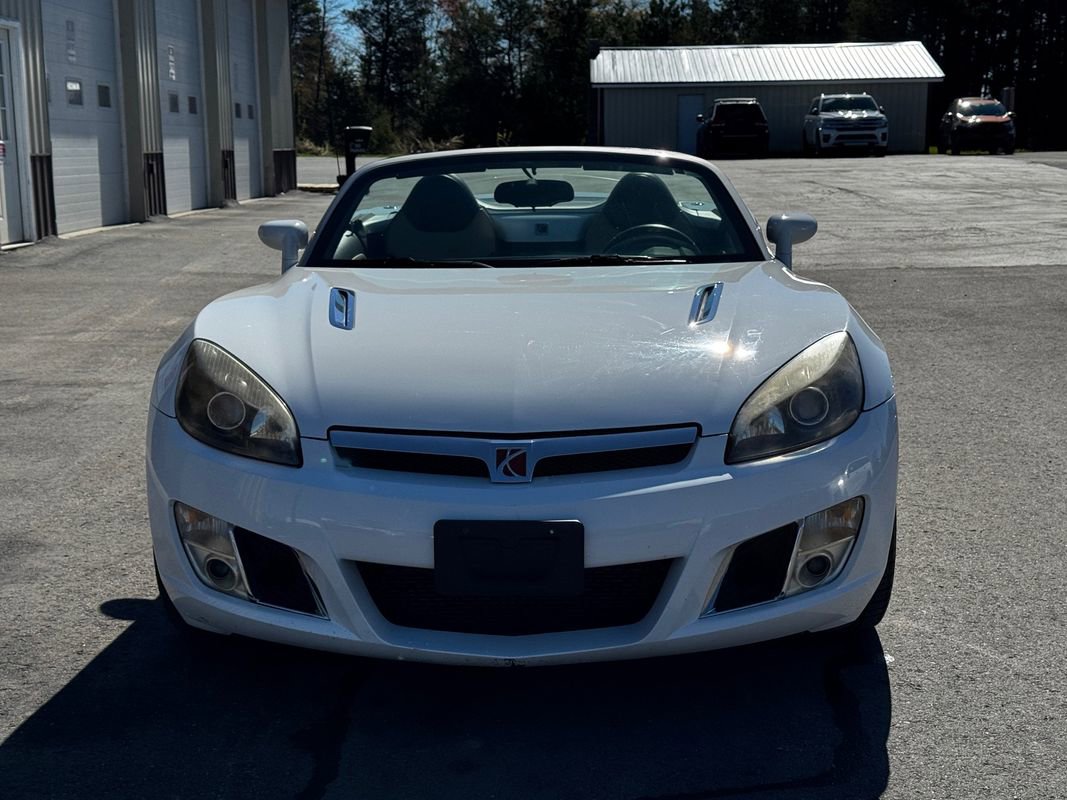 Used 2009 Saturn Sky Red Line RWD image 9