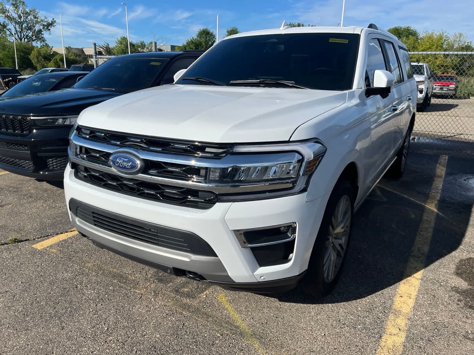 Used 2023 Ford Expedition Max Limited AWD/4WD image 3