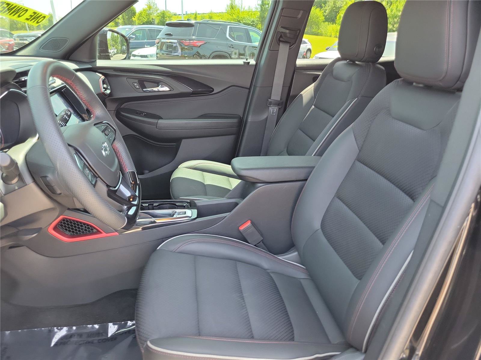 Used 2022 Chevrolet TrailBlazer RS w/ Sun and Liftgate Package FWD image 17