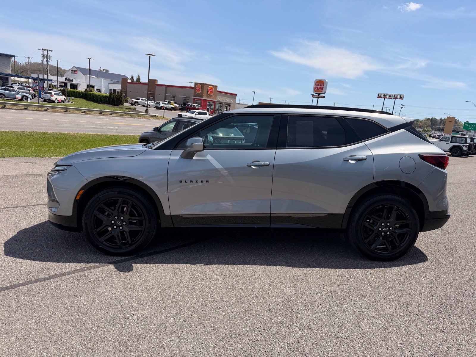 Used 2024 Chevrolet Blazer RS w/ Driver Confidence II Package AWD/4WD image 3