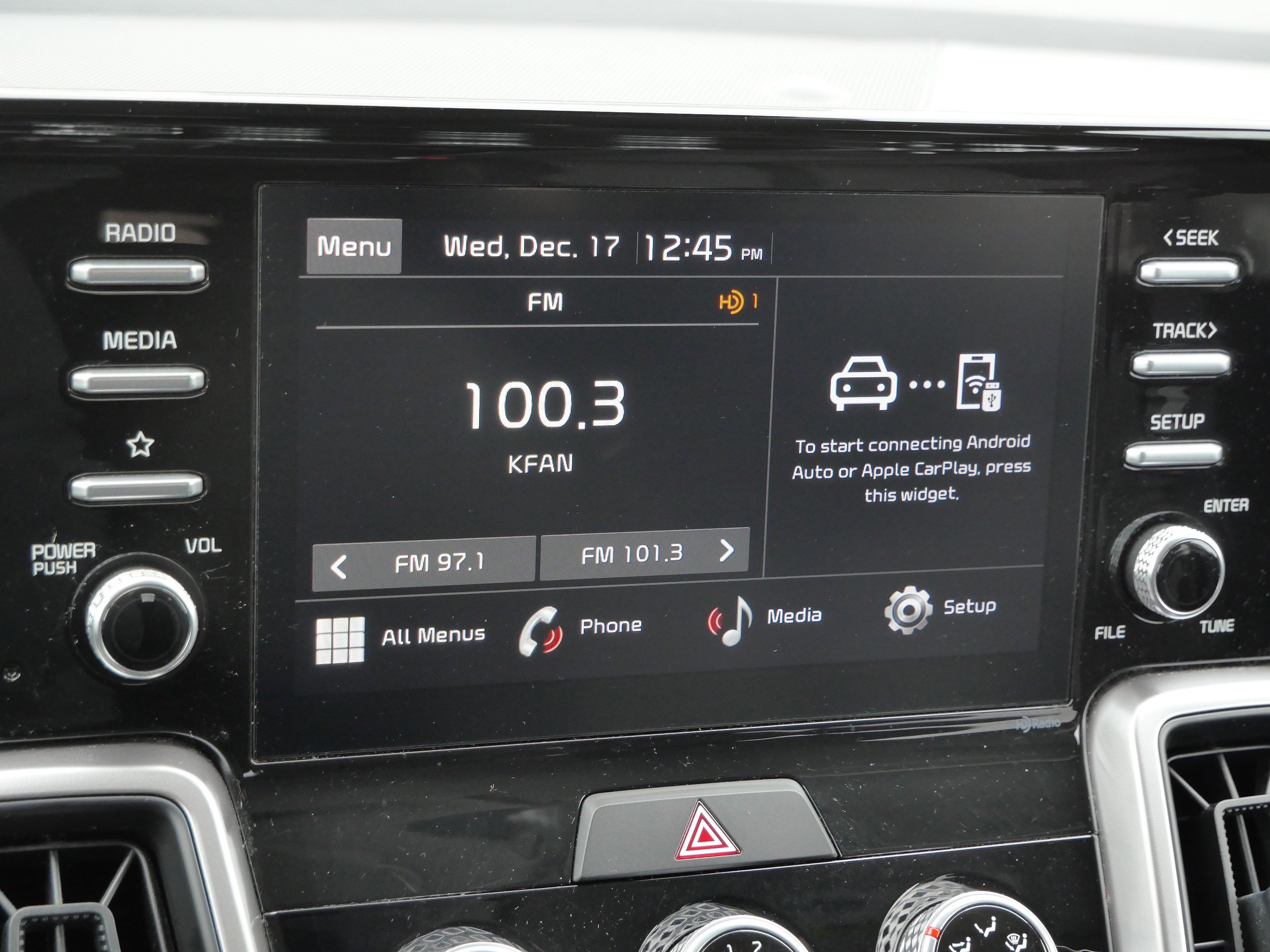 Used 2023 Kia Sorento LX image 23