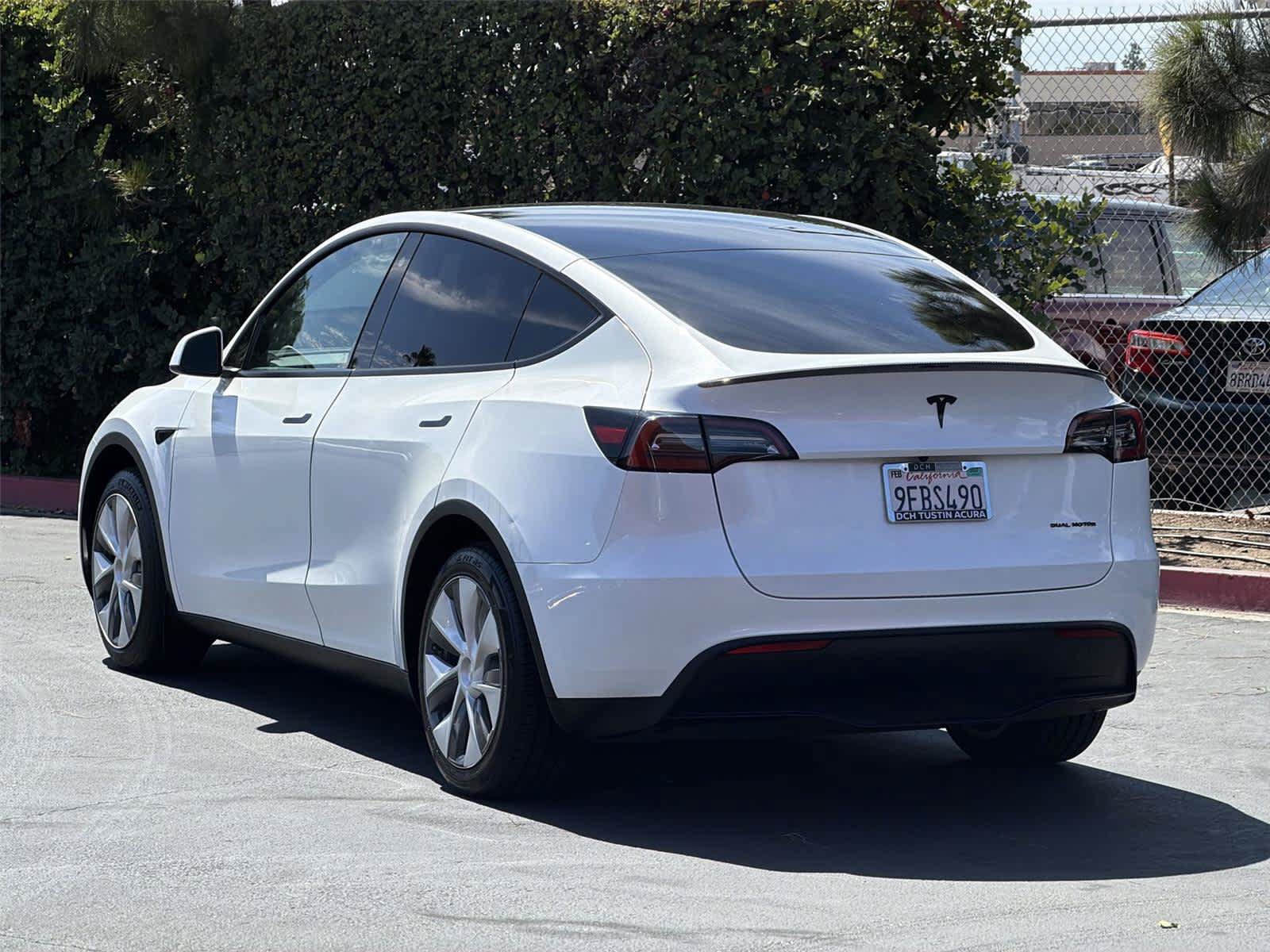 Used 2023 Tesla Model Y Long Range AWD/4WD image 5