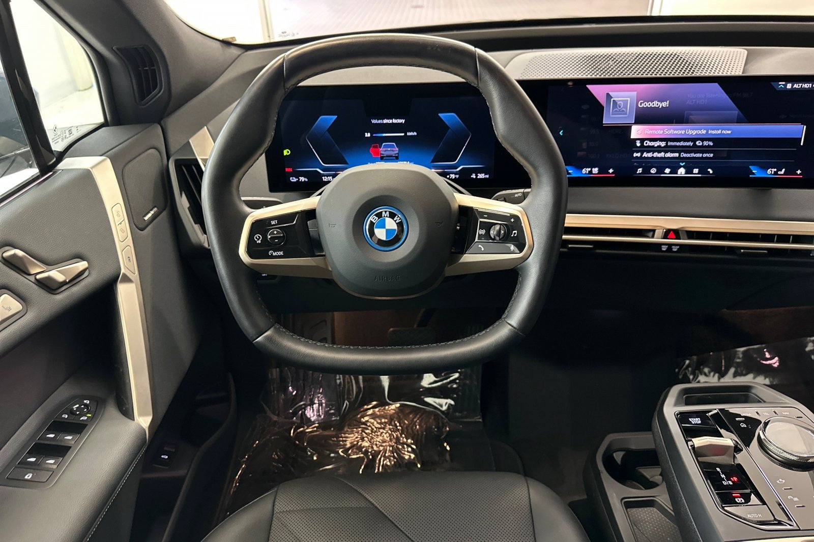 Certified 2024 BMW iX xDrive50 w/ Sport Package AWD/4WD image 33