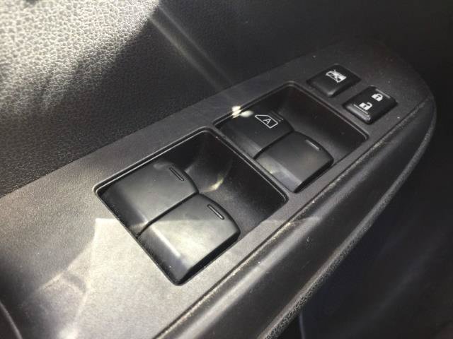 Used 2015 Nissan Versa Note SV FWD image 17