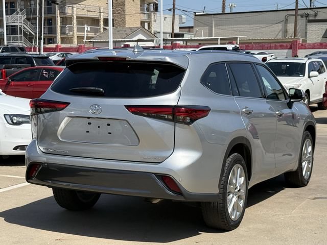 Used 2023 Toyota Highlander Limited FWD image 4