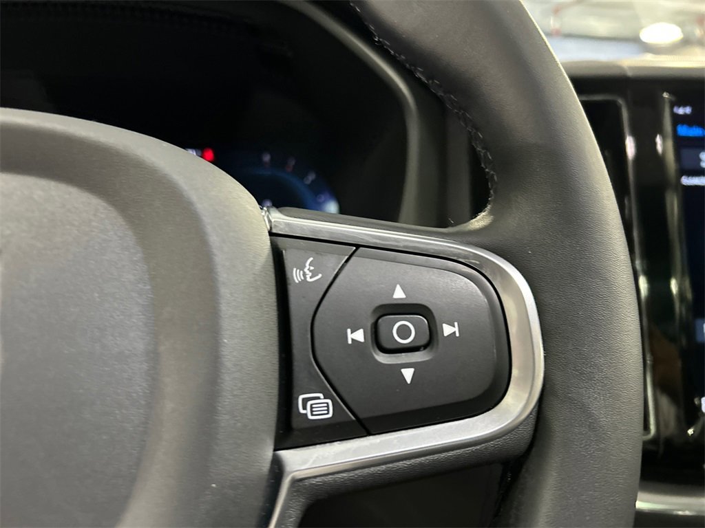 Certified 2023 Volvo XC60 B5 Core w/ Climate Package image 14