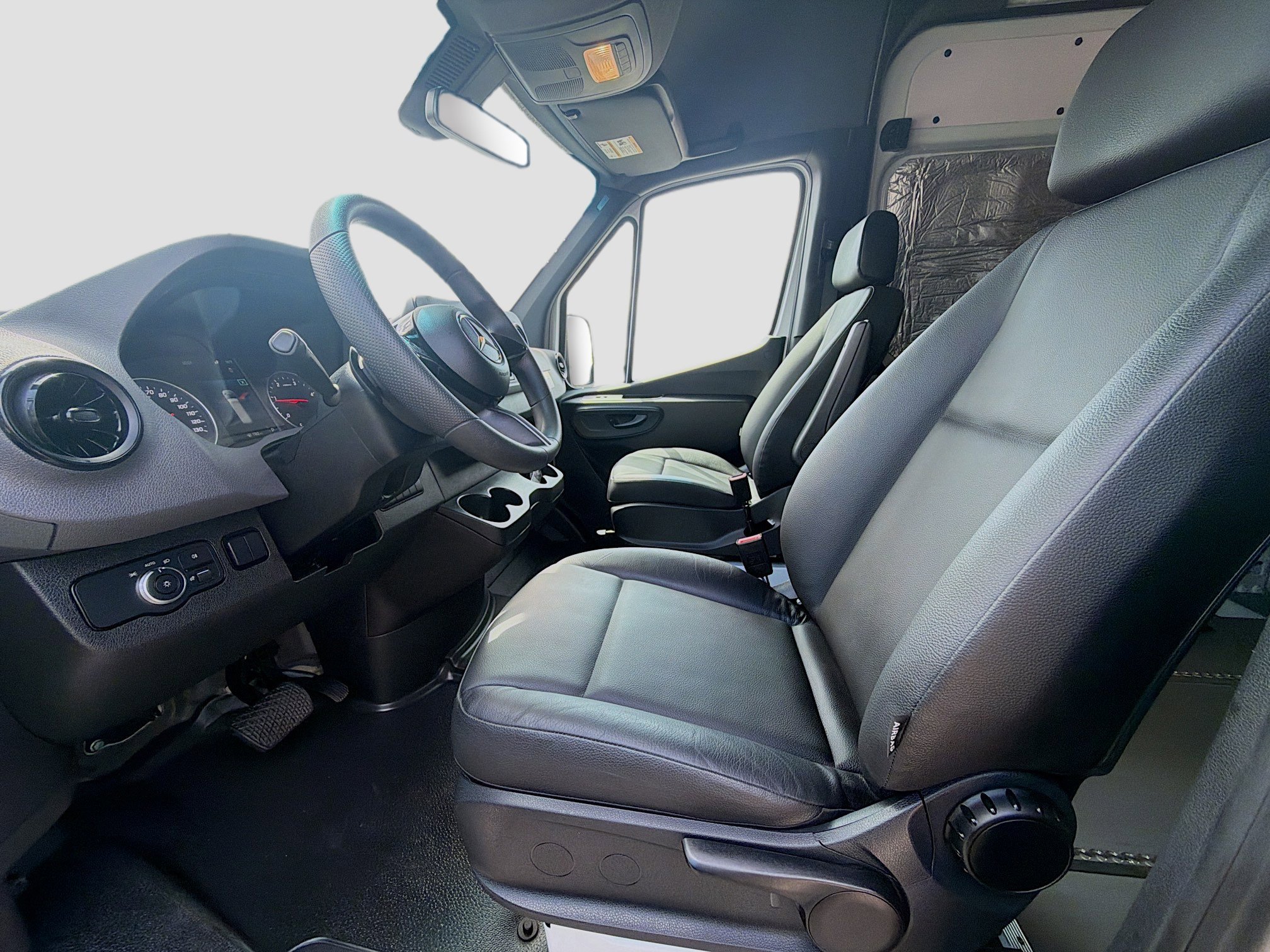 Used 2025 Mercedes-Benz Sprinter 2500 image 16