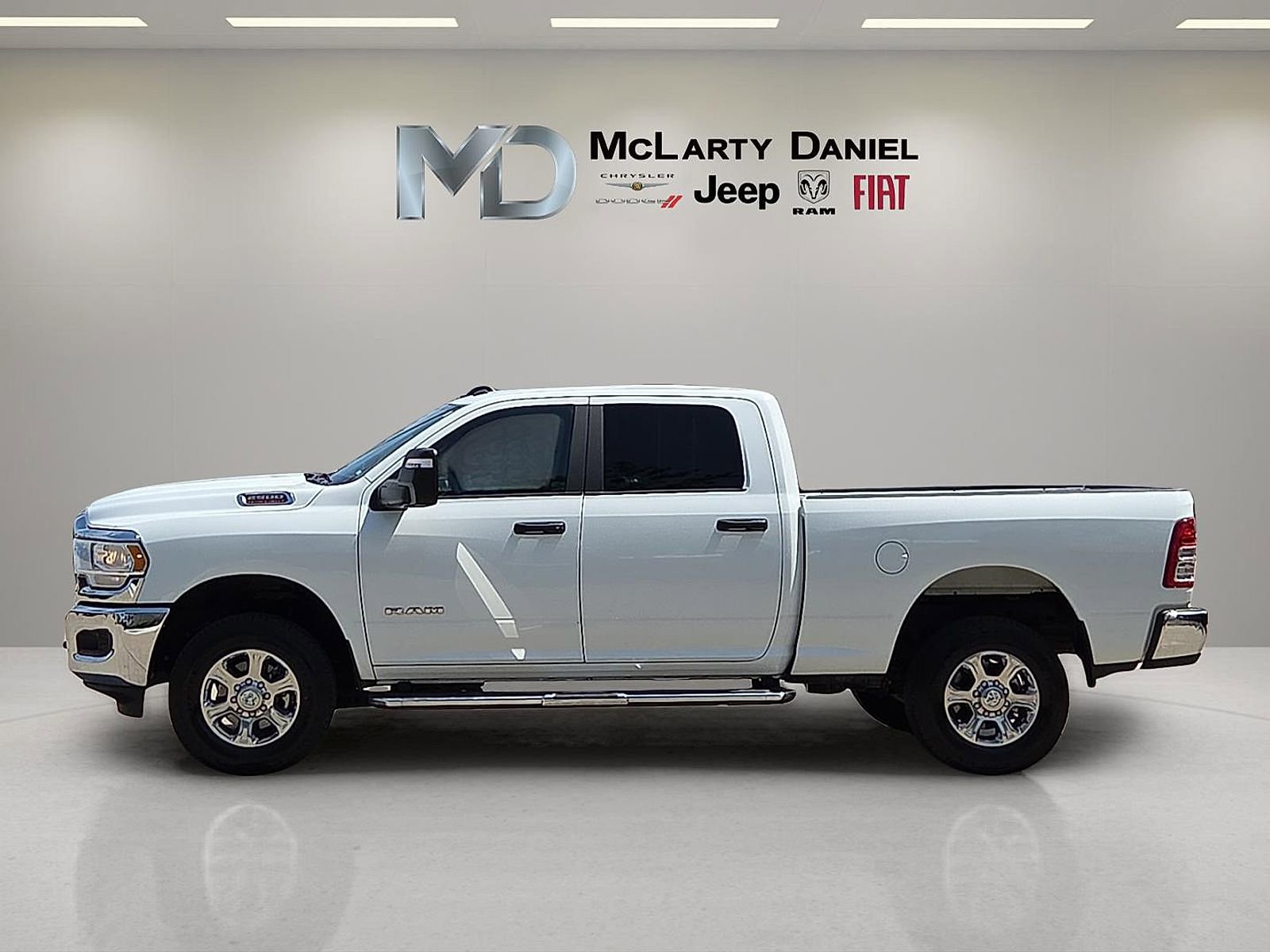Used 2024 RAM 2500 Big Horn AWD/4WD image 3
