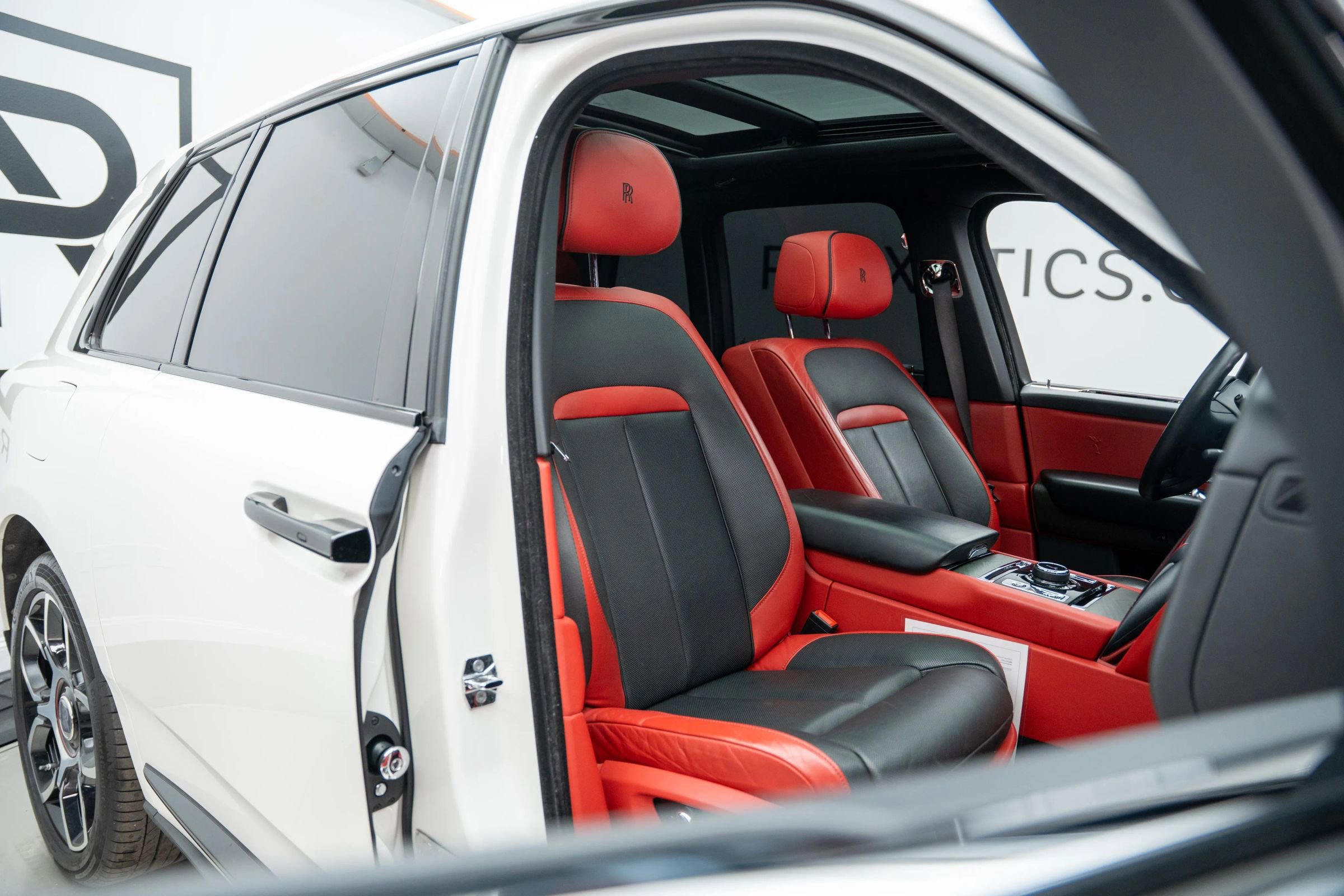 Used 2019 Rolls-Royce Cullinan image 26