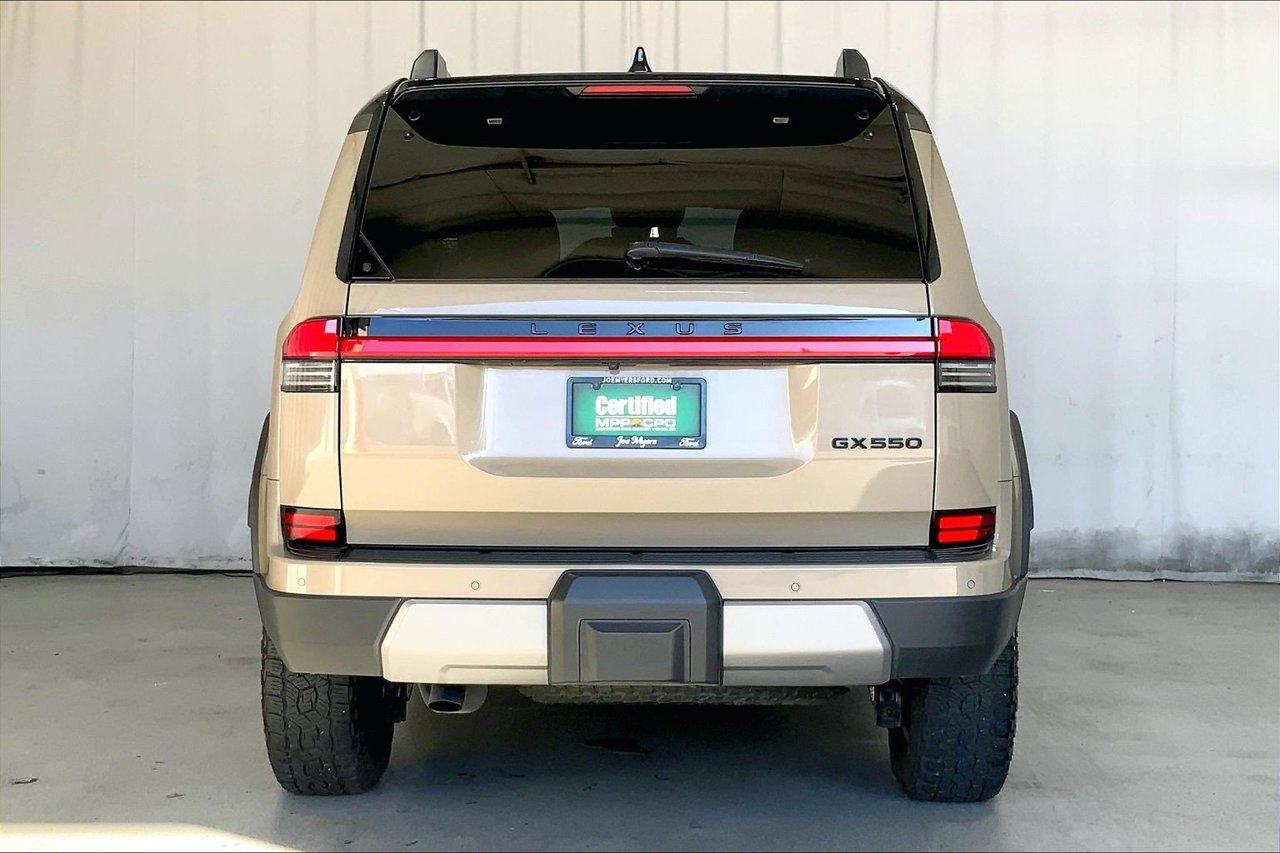 Used 2026 Lexus GX 550 AWD/4WD image 3