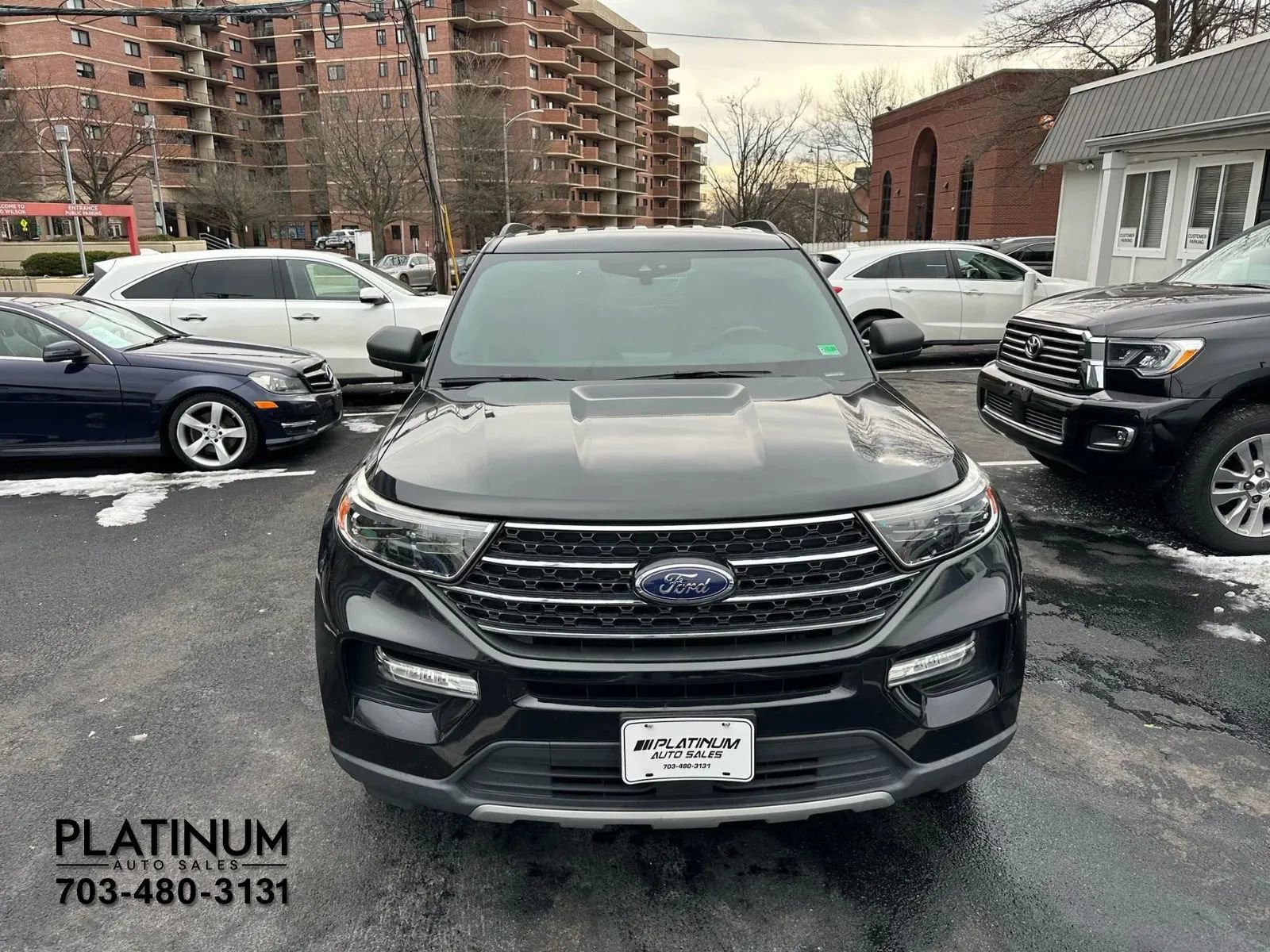 Used 2020 Ford Explorer XLT w/ Equipment Group 202A image 4