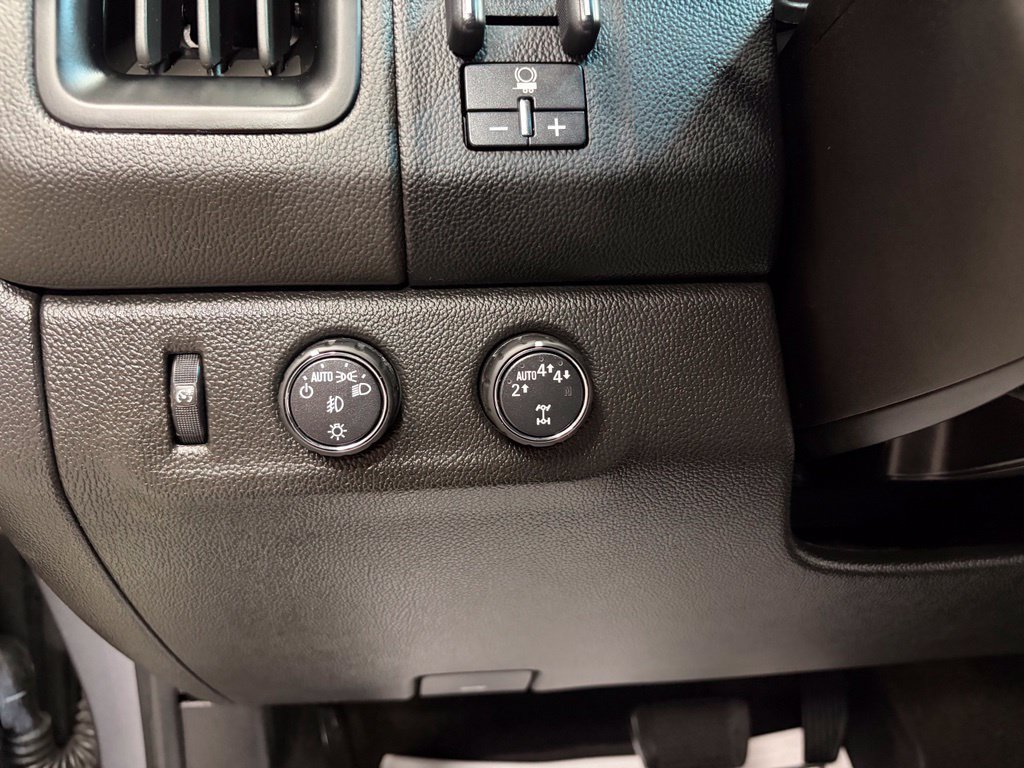 Used 2018 Chevrolet Colorado LT w/ LT Convenience Package AWD/4WD image 13