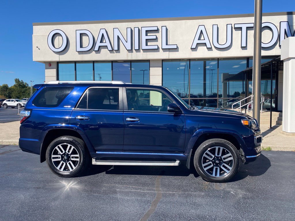 Used 2017 Toyota 4Runner Limited AWD/4WD image 2