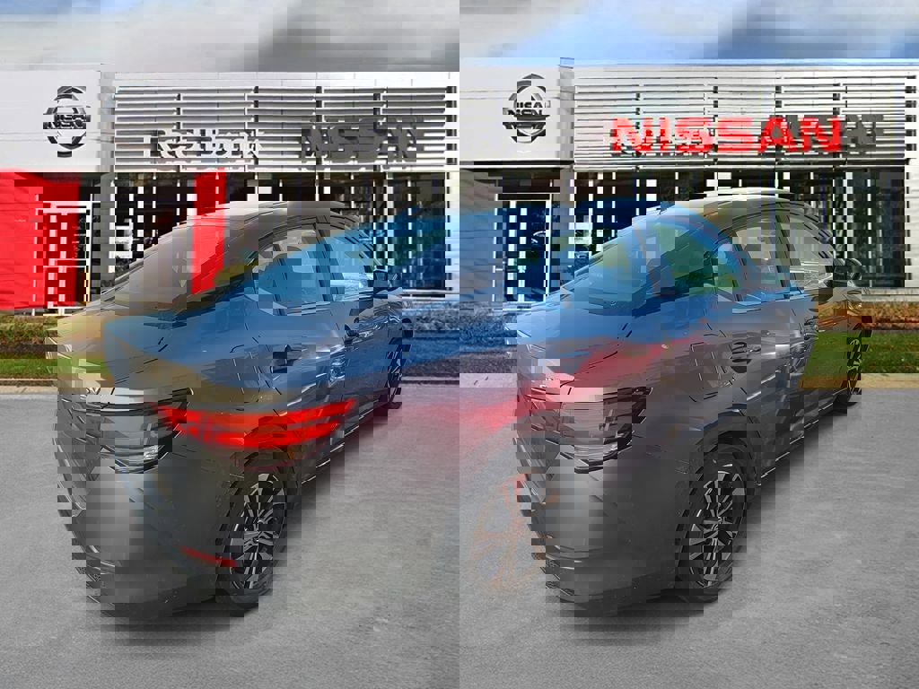 Used 2023 Nissan Sentra SV image 5