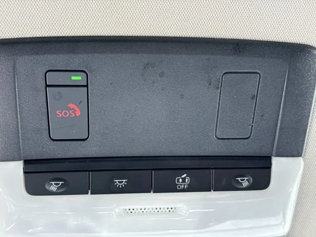 Used 2025 Nissan Pathfinder SV FWD image 45