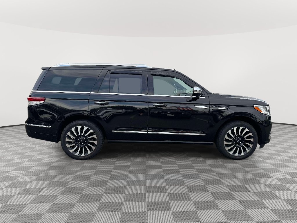 Used 2024 Lincoln Navigator Black Label AWD/4WD image 8