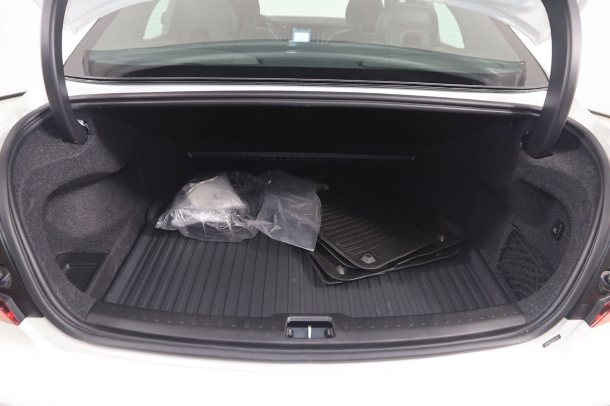 Used 2024 Volvo S60 T8 Plus AWD/4WD image 46