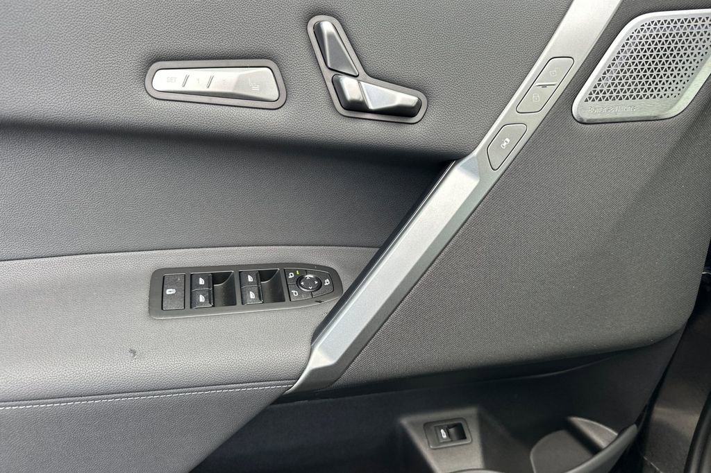 New 2026 BMW iX xDrive60 w/ M Sport Package image 10