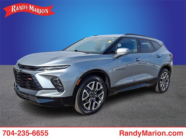 Used 2025 Chevrolet Blazer RS image 1