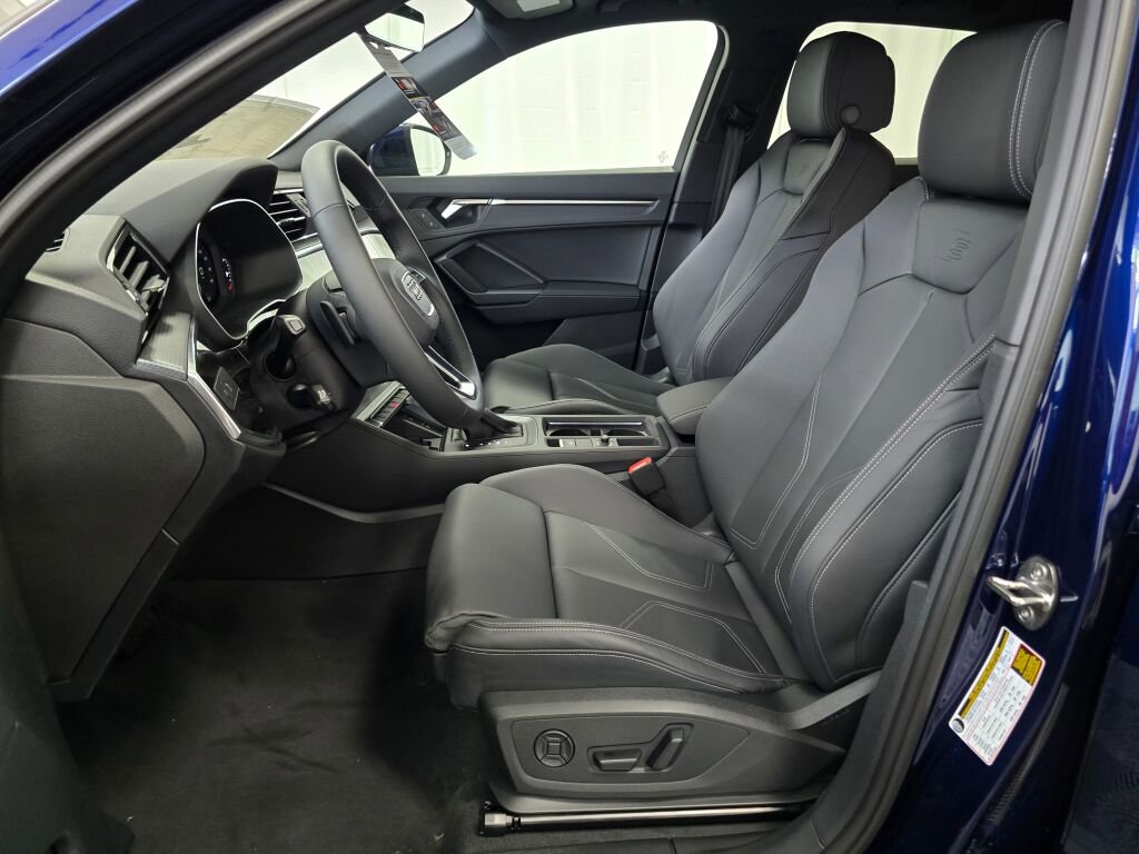 New 2025 Audi Q3 2.0T Premium image 13