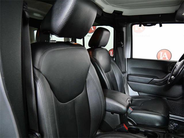 Used 2017 Jeep Wrangler Unlimited Sahara image 12