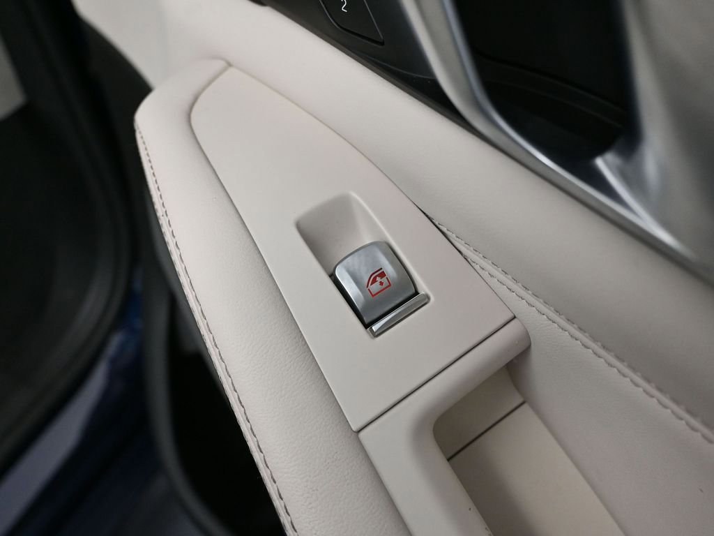 Used 2023 BMW X7 xDrive40i w/ Executive Package image 58