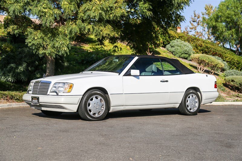 Used 1995 Mercedes-Benz E 320 Convertible image 8
