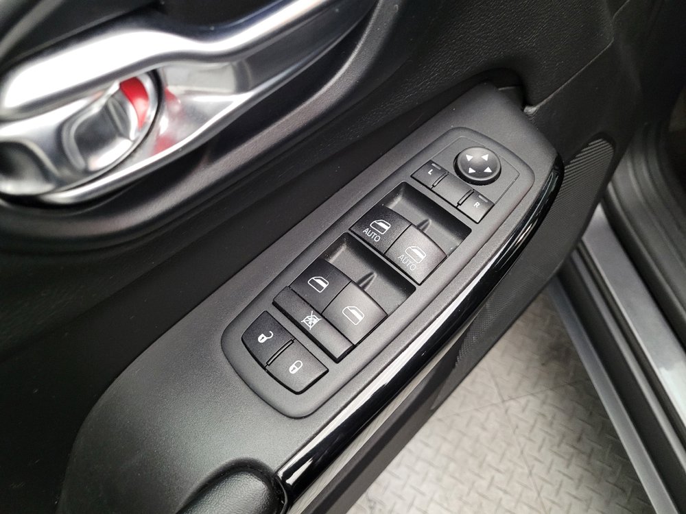 Used 2020 Jeep Cherokee Latitude Plus AWD/4WD image 27