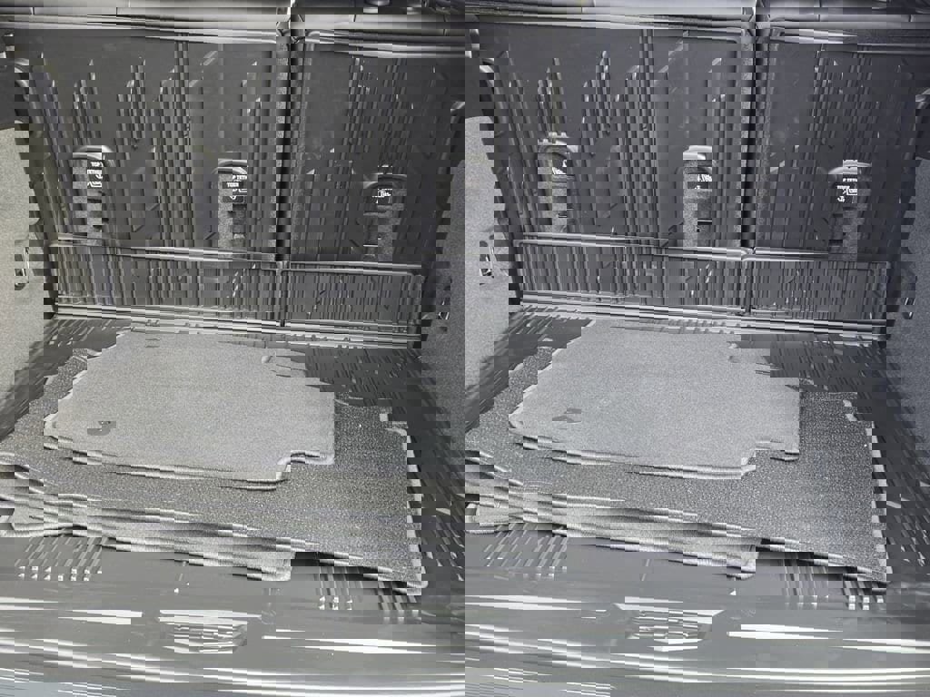 New 2026 Cadillac Lyriq Premium Luxury w/ LPO, Floor Liner Package image 19