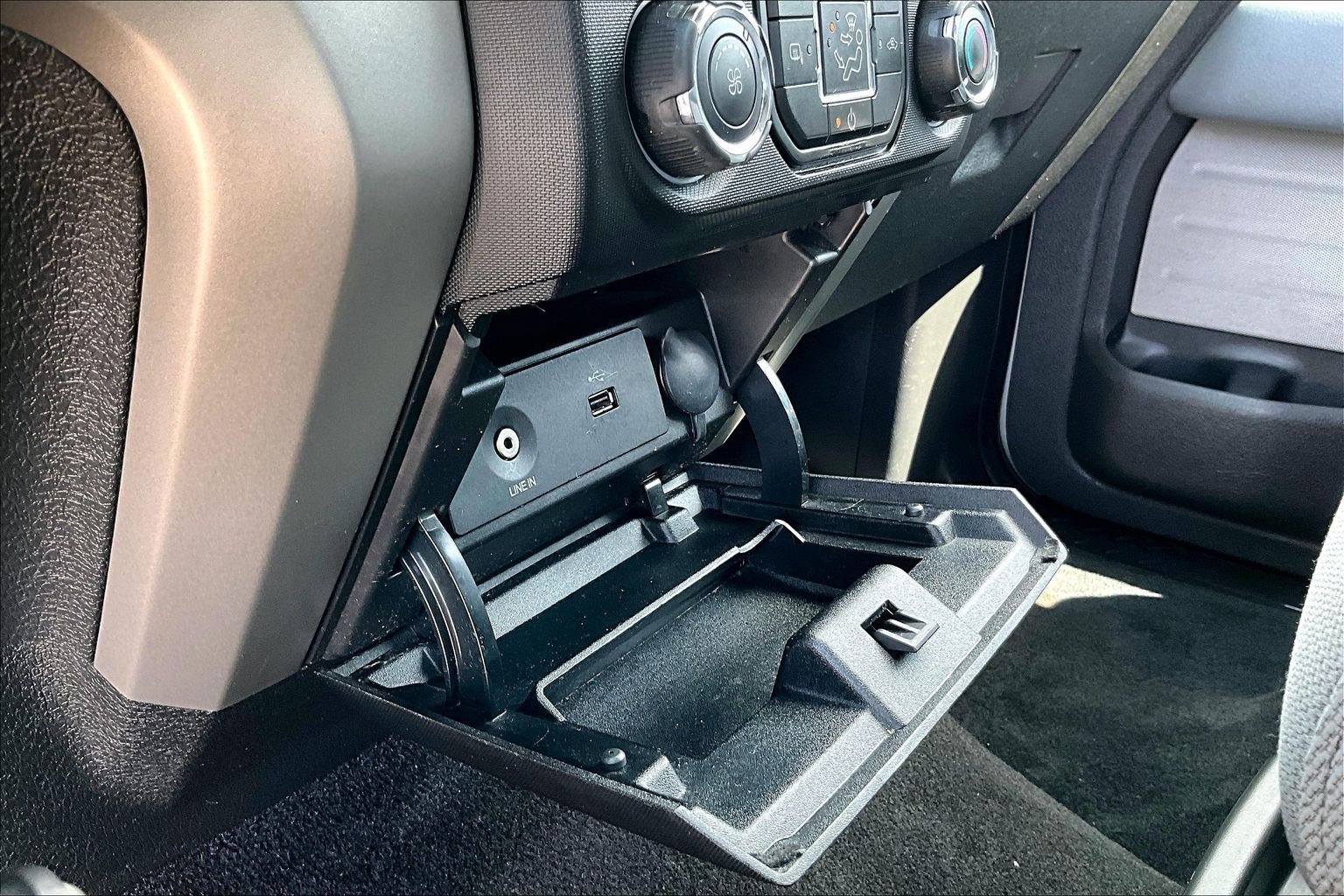 Used 2013 Ford F150 XLT w/ Mid Equipment Group RWD image 22