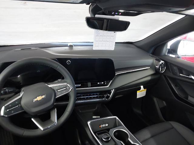 New 2027 Chevrolet Equinox LT w/ Convenience Package II AWD/4WD image 2
