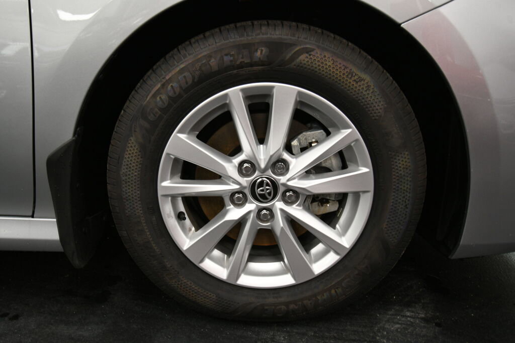 Certified 2025 Toyota Camry LE image 25