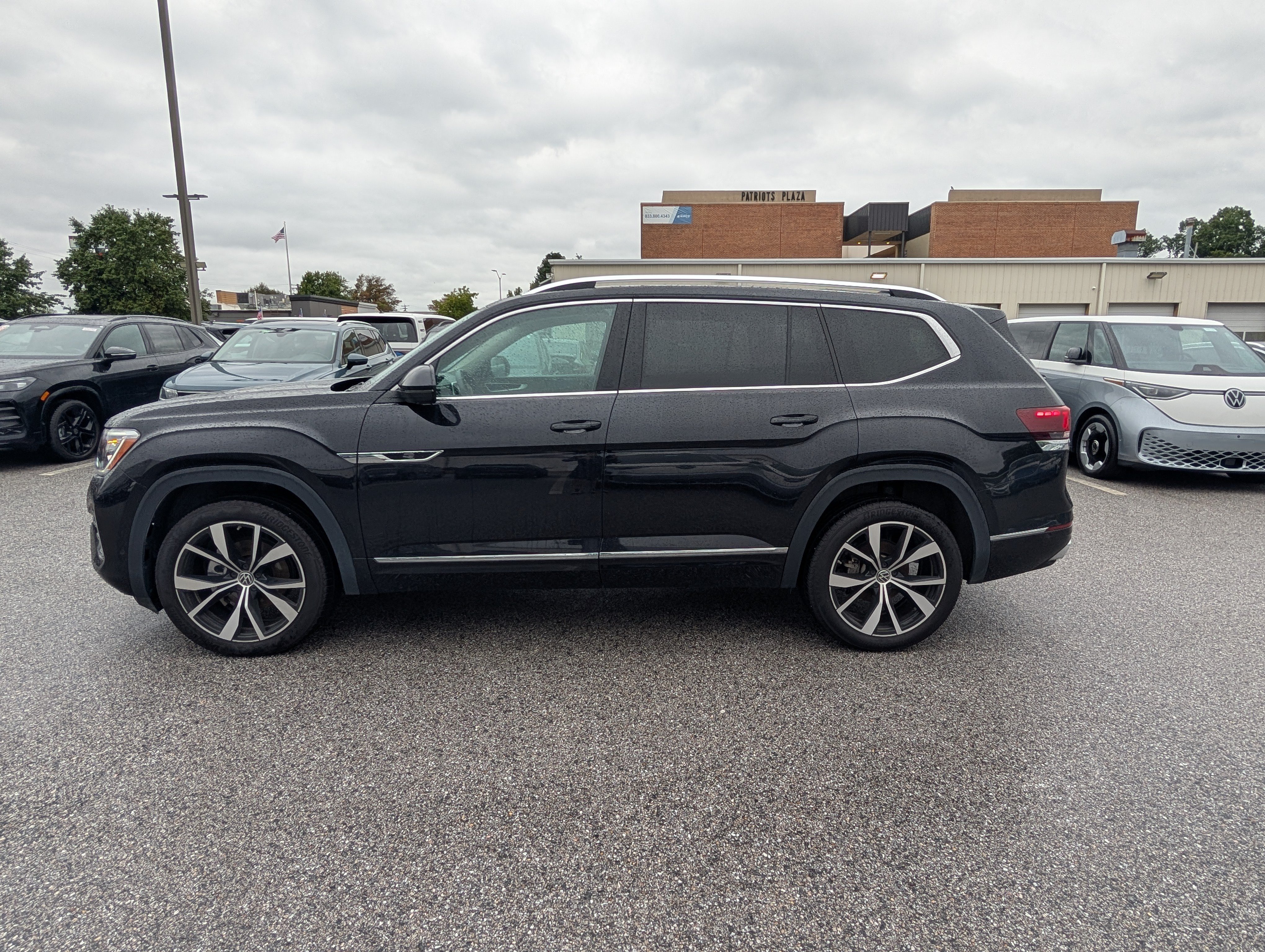 Used 2026 Volkswagen Atlas SEL Premium R-Line AWD/4WD image 6