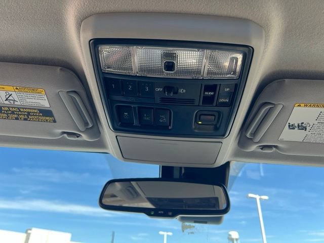 Used 2022 Toyota 4Runner Limited AWD/4WD image 27