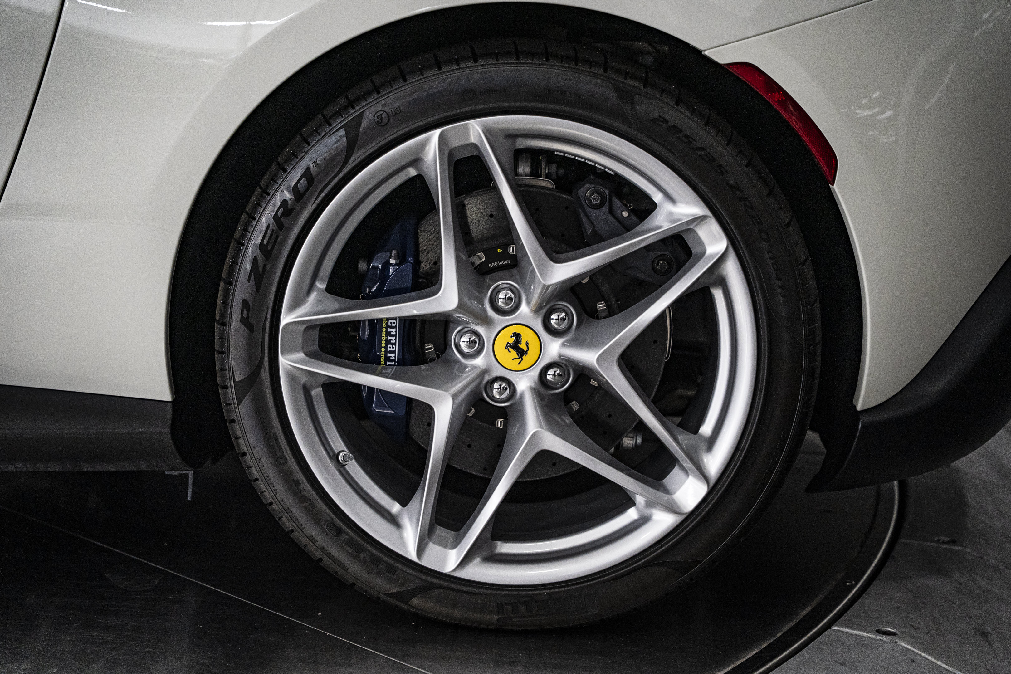 Used 2026 Ferrari Roma Spider RWD image 21