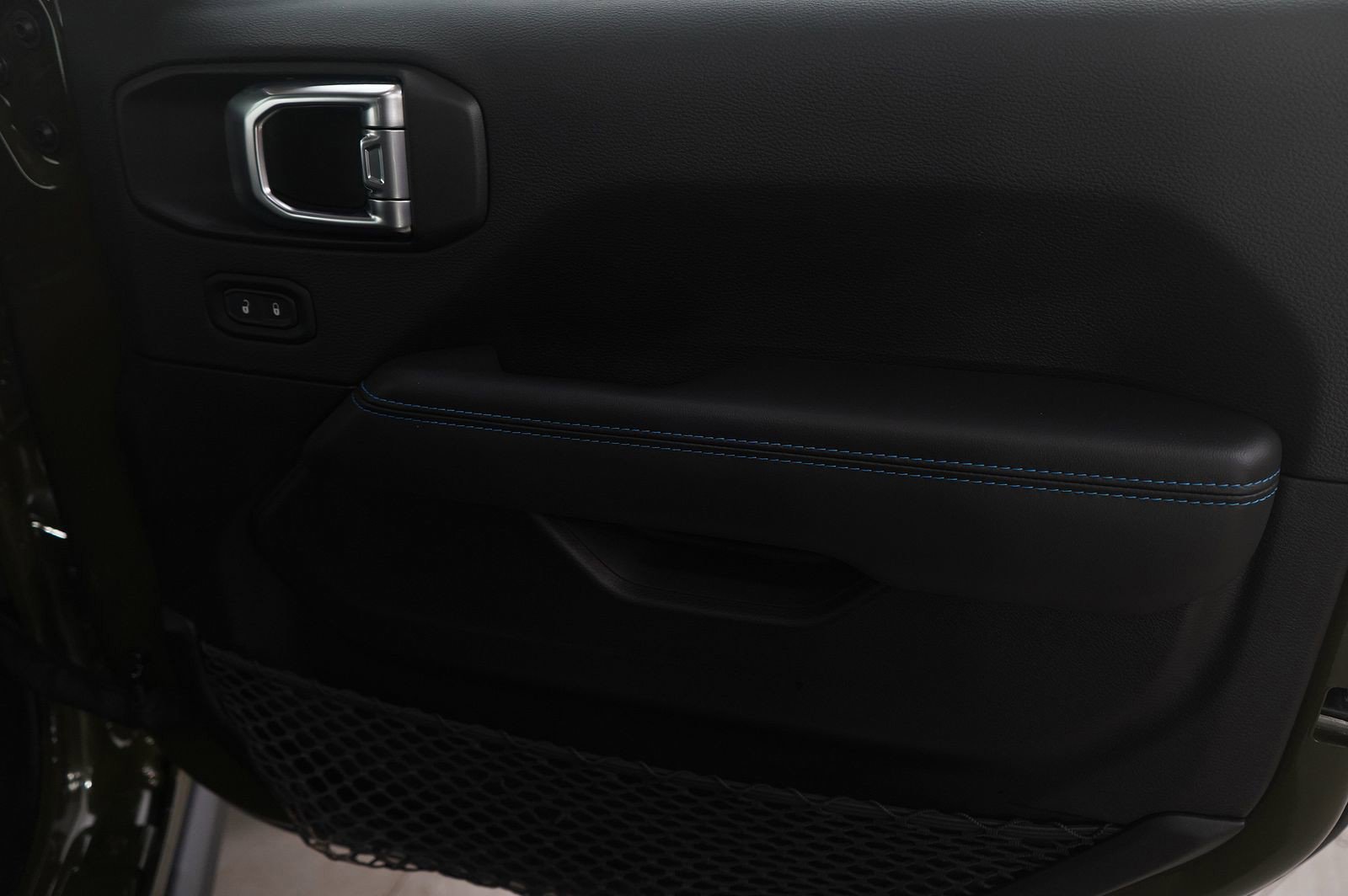 Used 2024 Jeep Wrangler Unlimited Rubicon 4xe image 11