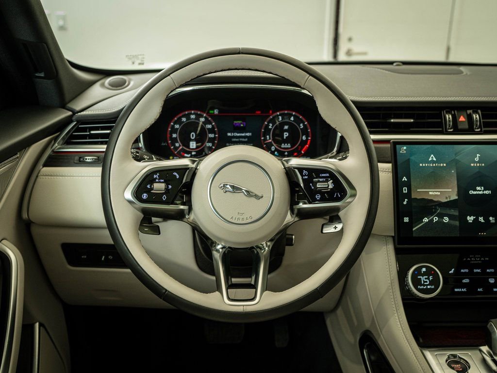 Used 2025 Jaguar F-PACE R-Dynamic S AWD/4WD image 29