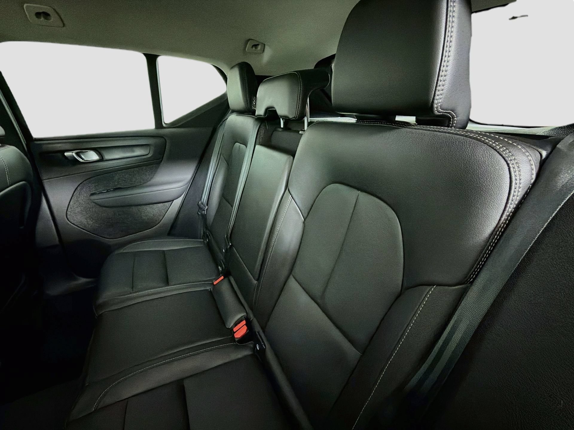 Certified 2024 Volvo XC40 B5 Core AWD/4WD image 24