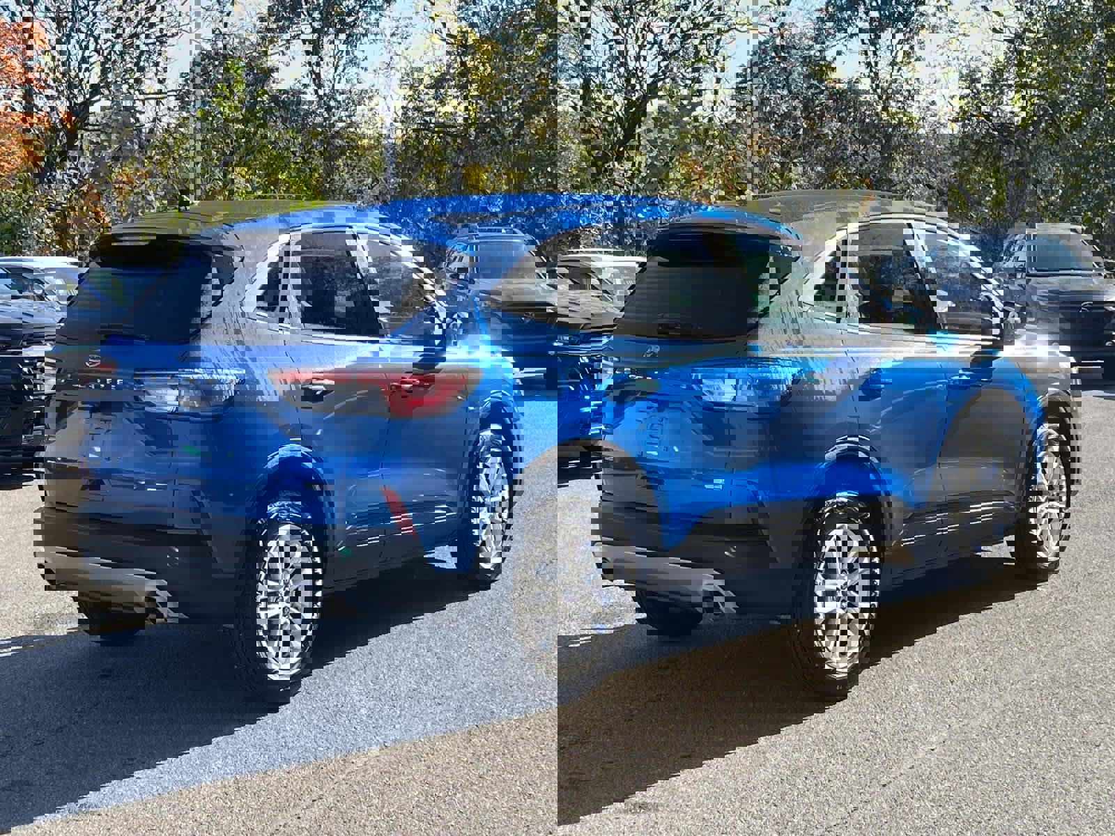 Used 2020 Ford Escape SE image 5