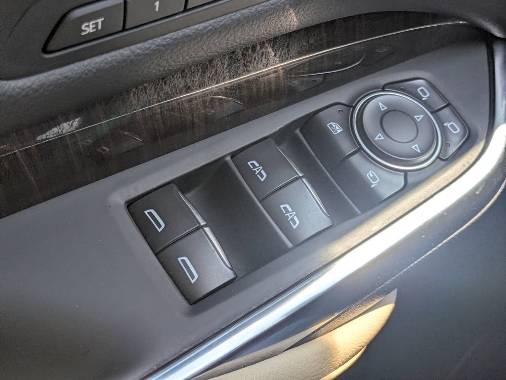 Used 2025 Cadillac XT4 Premium Luxury FWD image 23