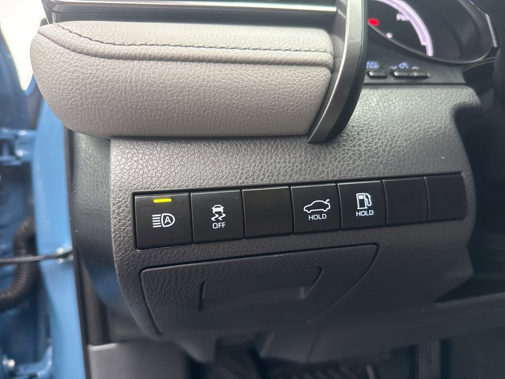 Used 2024 Toyota Camry SE image 31