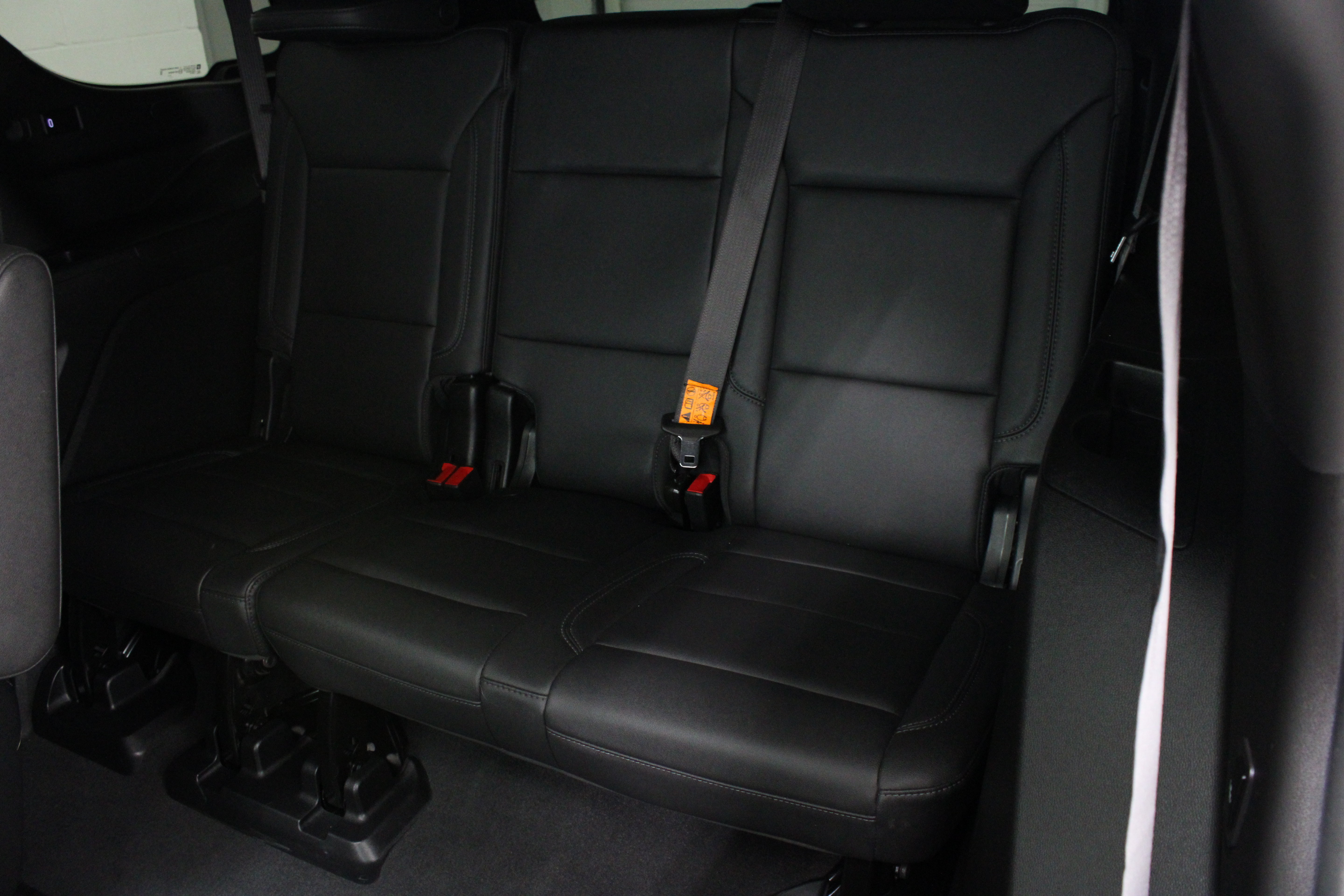 Used 2023 Chevrolet Tahoe Z71 w/ Luxury Package AWD/4WD image 35