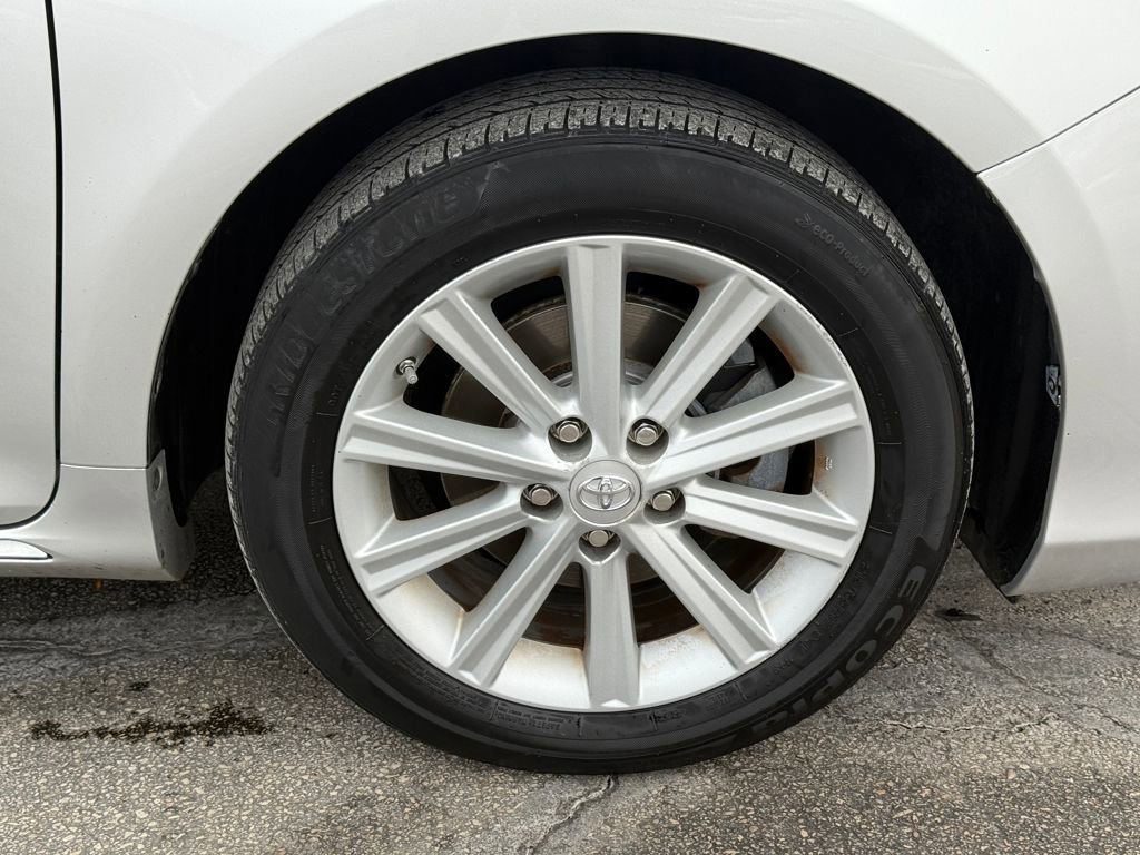 Used 2014 Toyota Camry XLE image 8