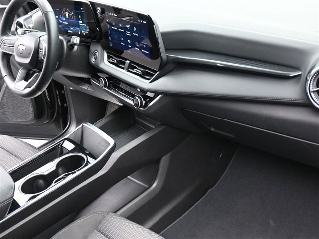 Used 2025 Chevrolet Equinox LT image 29