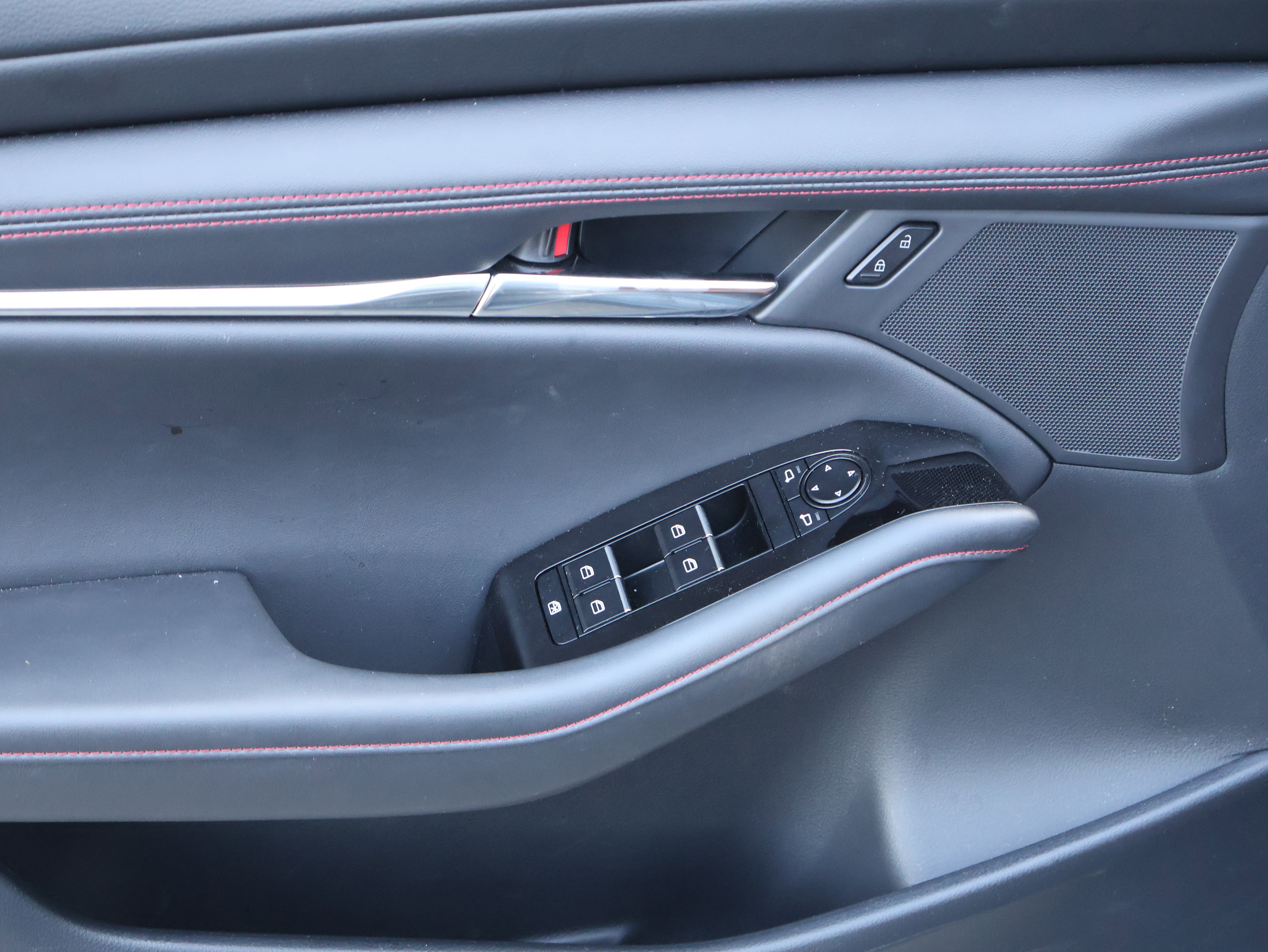 Certified 2025 MAZDA MAZDA3 Carbon image 22