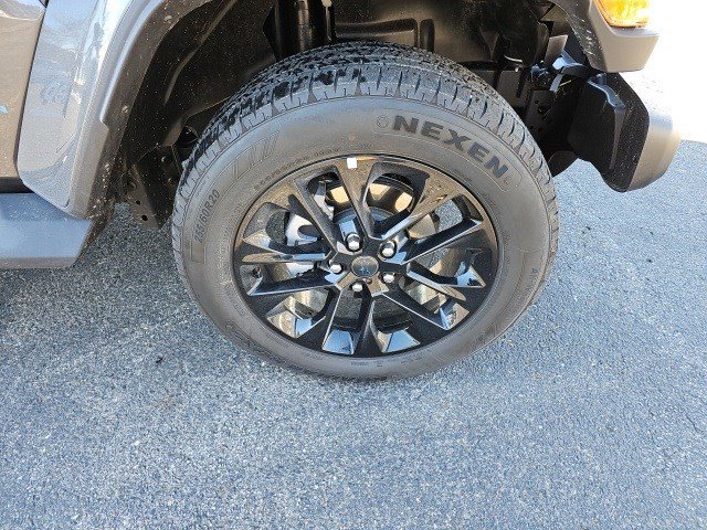 Used 2025 Jeep Wrangler Sahara image 10